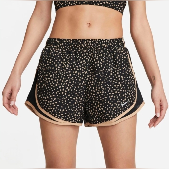 Nike Women's Tempo Dri-FIT Mid-Rise 3-Inch Running Shorts-Size Large- NWOT 🖤💛 - Picture 1 of 5